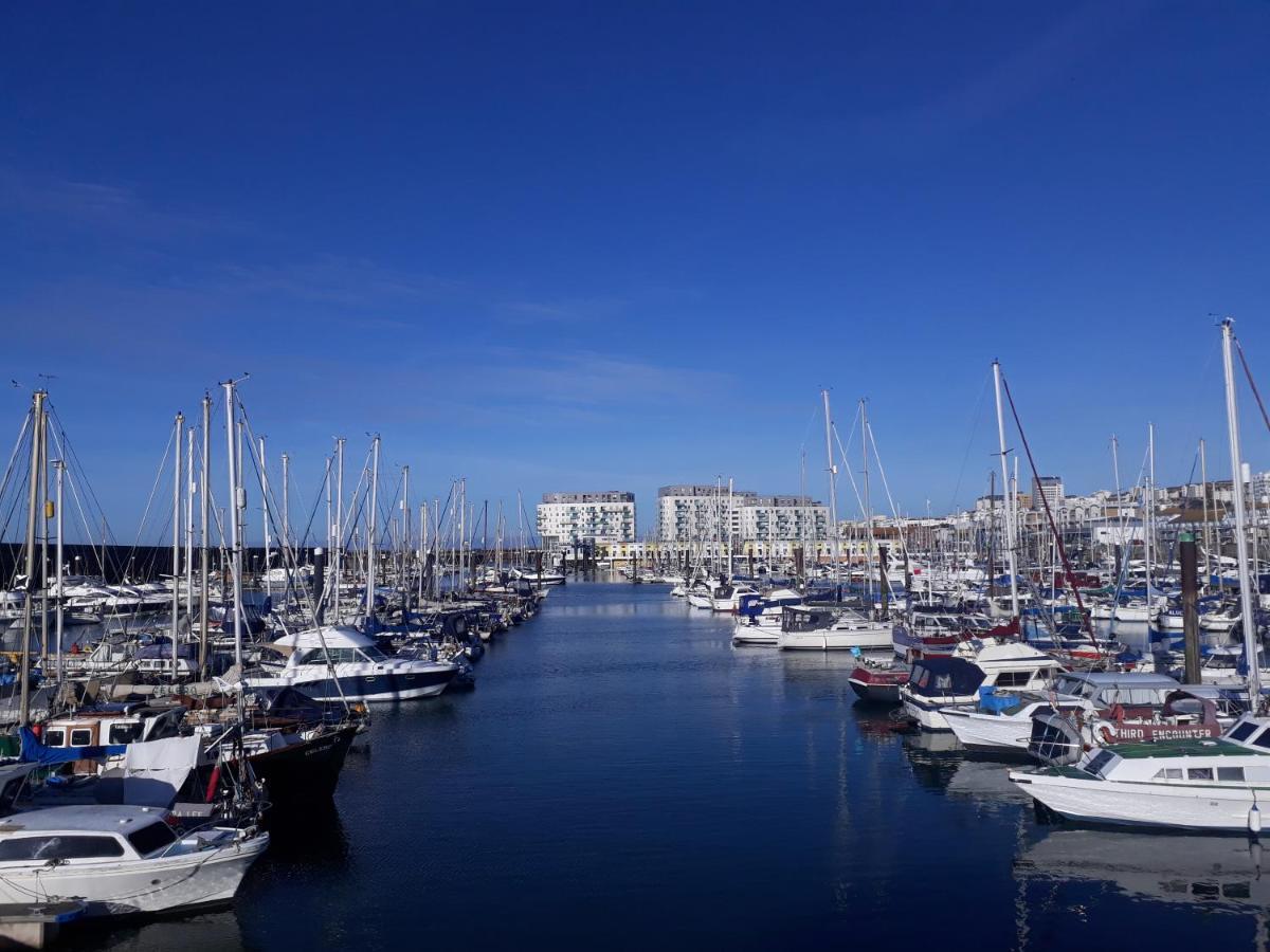 Unique, Loft-Style Apartment With Fantastic Brighton Marina Views Luaran gambar