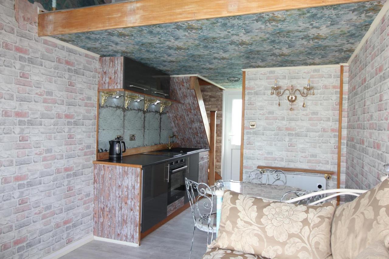 Unique, Loft-Style Apartment With Fantastic Brighton Marina Views Luaran gambar