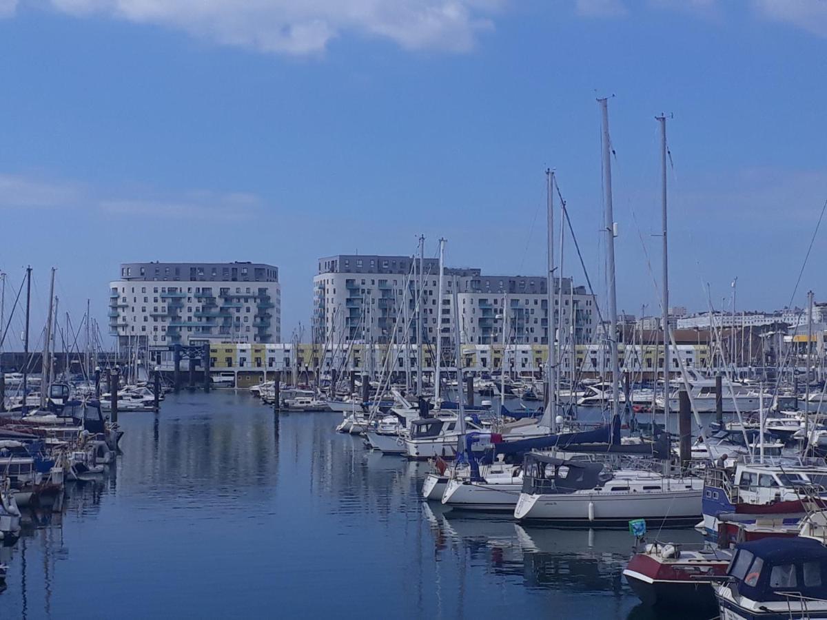 Unique, Loft-Style Apartment With Fantastic Brighton Marina Views Luaran gambar